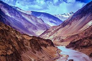 Explore the mountain trip to Leh, Leh Ladakh Hotel rates, Book hotels  in Leh Ladakh, Book resorts in Nubra Valley, Tourist Places to see in Leh Ladakh, Holidays in Leh Ladakh, Leh Ladakh honeymoon tour packages